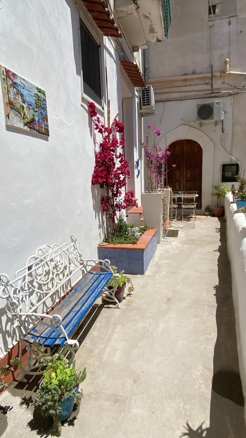 Casa Vacanza Le Tre Sorelle Vietri Esterno foto