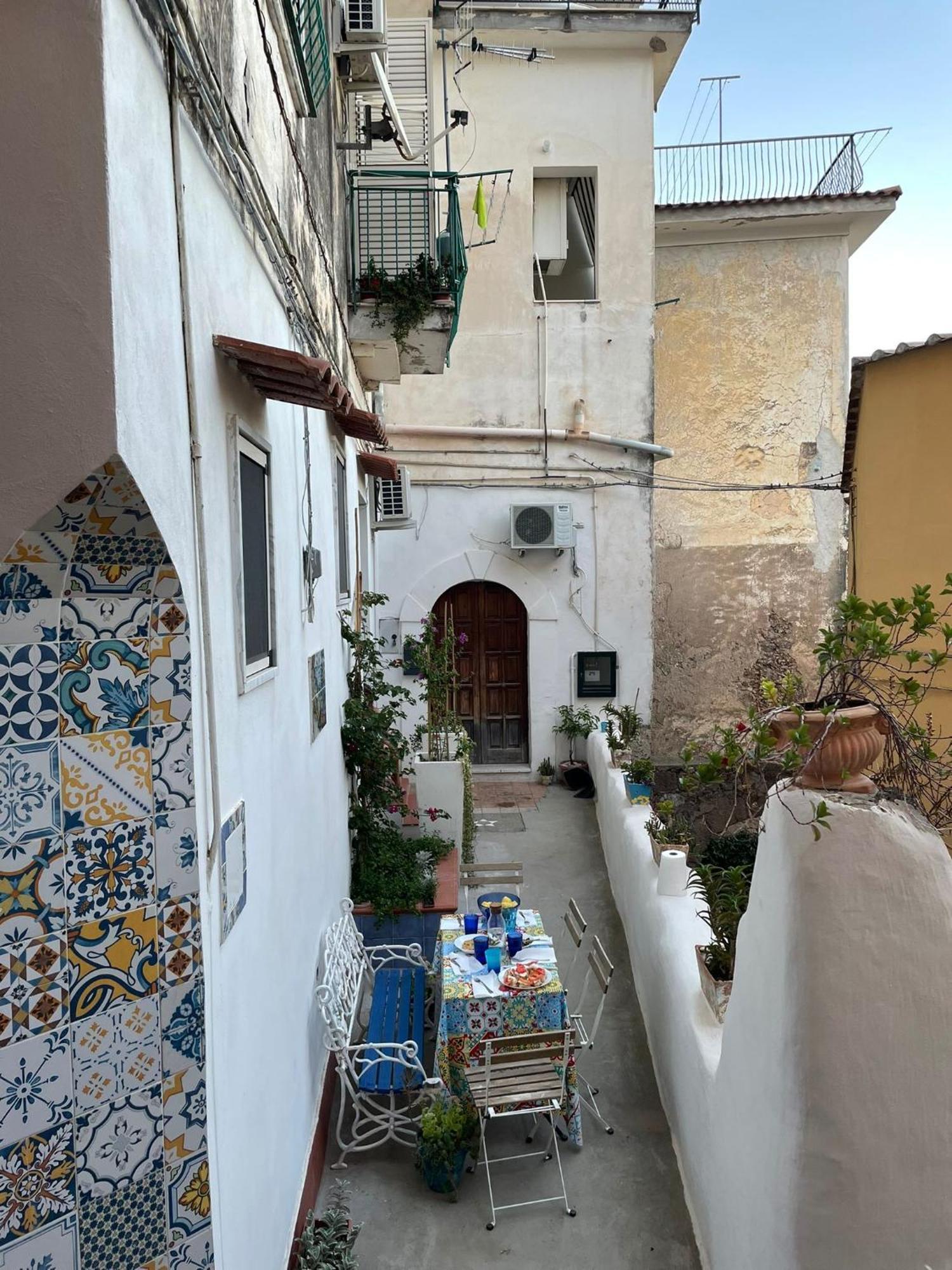 Casa Vacanza Le Tre Sorelle Vietri Esterno foto